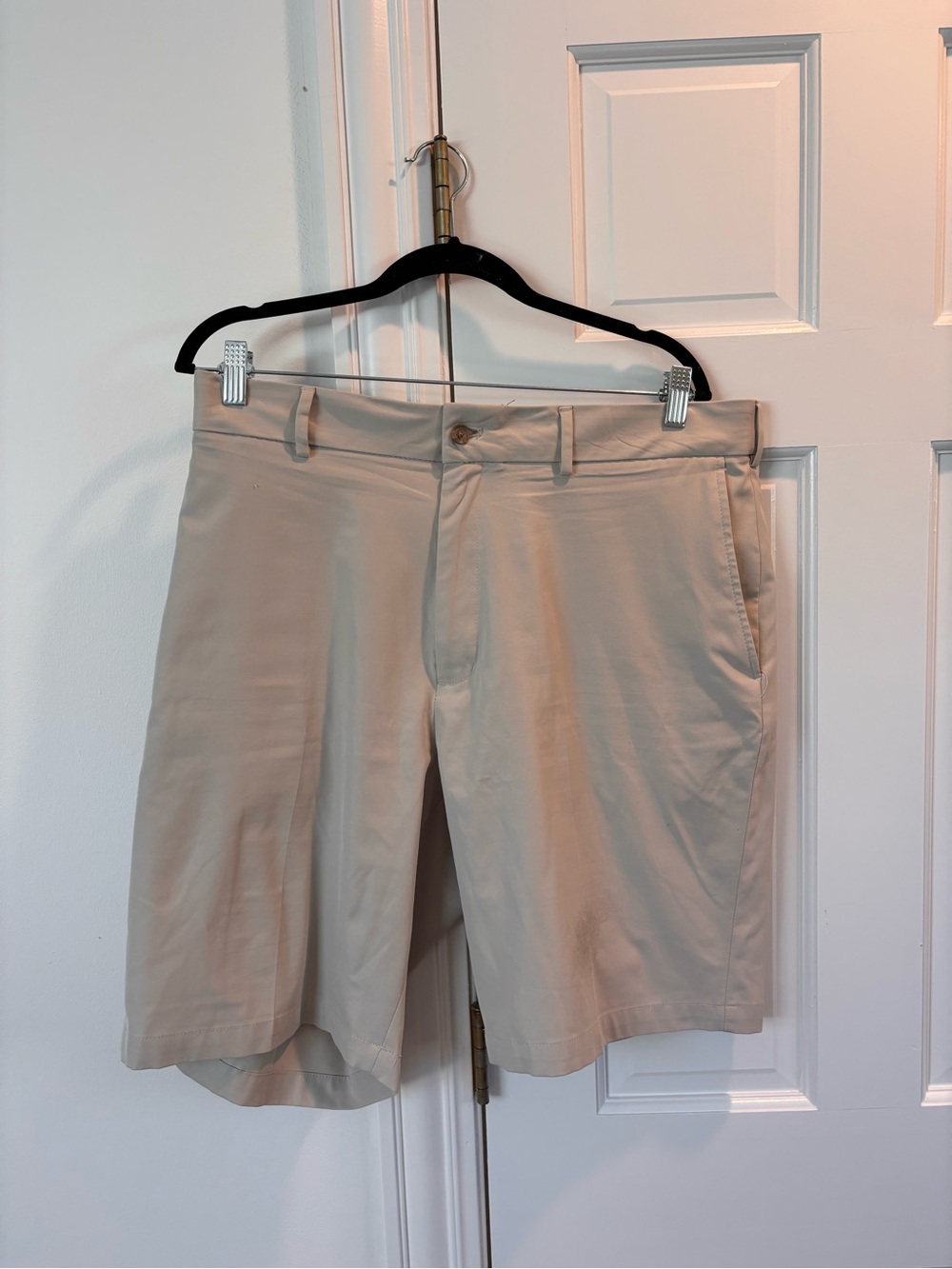 Walter Hagen Beige Flat-Front Performance Shorts